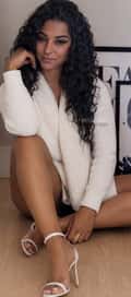 Acompanhante Mirela