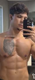 Acompanhante Caio Lins