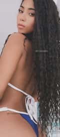 Acompanhante Thauany