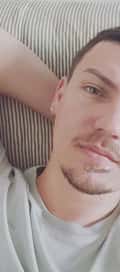 Acompanhante Mrwhite