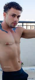 Acompanhante Michael David