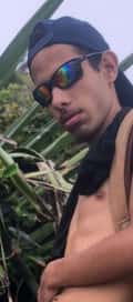 Acompanhante Vitor