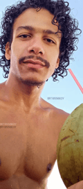 Acompanhante Eduardo Coelho