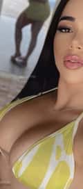 Acompanhante Morena