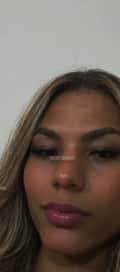 Acompanhante Emily