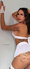 Acompanhante Ryana