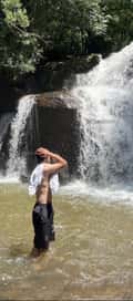 Acompanhante Hugo Menezes