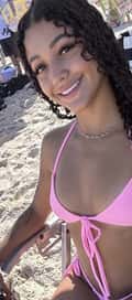Acompanhante Larissa Lins