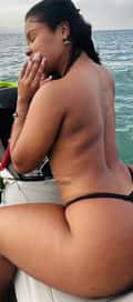 Acompanhante Morena