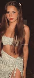 Acompanhante Ísis Avelar