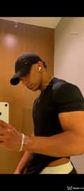 Acompanhante Ray Martins