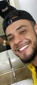 Acompanhante Gustavo Oliveira