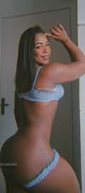 Acompanhante Morena