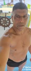 Acompanhante Dinho