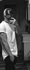 Acompanhante Lucas