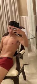 Acompanhante Lucas