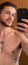 Acompanhante Tom Oliveira