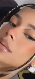Acompanhante Preta