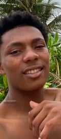 Acompanhante Victor
