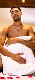 Acompanhante Ícaro Souza