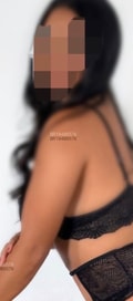 Acompanhante Karoline Martins