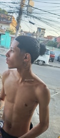 Acompanhante Cacheado