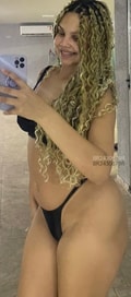 Acompanhante Clara