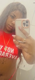 Acompanhante Leidy