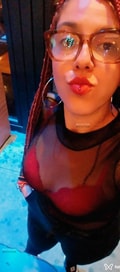 Acompanhante Julia