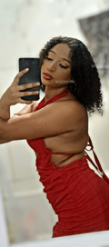 Acompanhante Sara Vitória