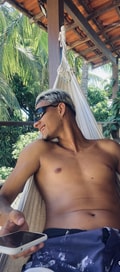 Acompanhante Derik