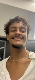 Acompanhante Lukas Souza