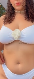 Acompanhante Karen