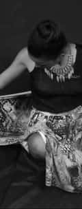 Acompanhante Ariana