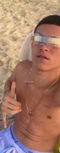 Acompanhante Ricky