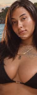 Acompanhante Morena