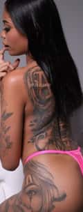 Acompanhante Morena
