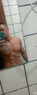Acompanhante Robert Baiano