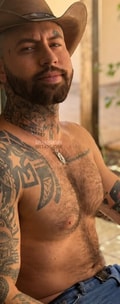 Acompanhante Vitor Reis