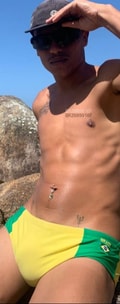 Acompanhante Livinho