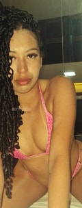 Acompanhante May Alves