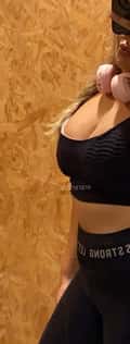 Acompanhante Emily