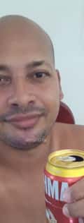 Acompanhante Douglas