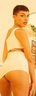 Acompanhante Gina