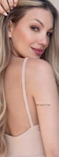 Acompanhante Lily