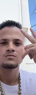 Acompanhante Douglas