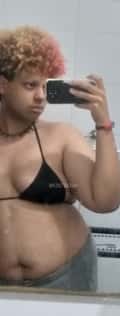 Acompanhante Emily