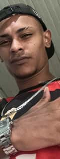 Acompanhante Bigode