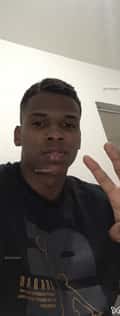 Acompanhante Vitor