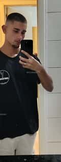 Acompanhante Vitor Mello